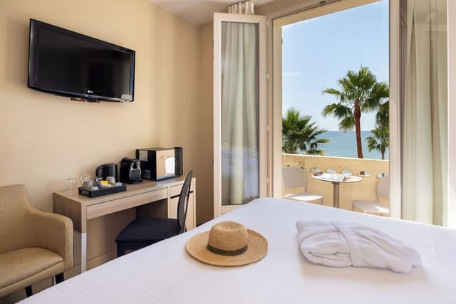 Deluxe Room Sea View and Balcony