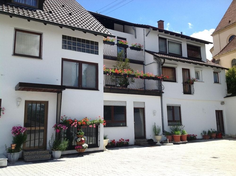 Landgasthof Lowen0