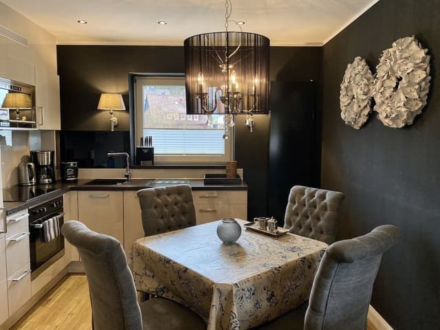 Design Apartment, 2 Bedrooms, Fireplace, Garden View