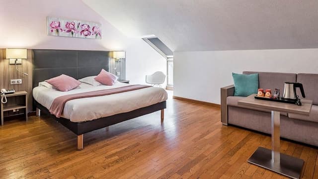 Family Room, Jetted Tub