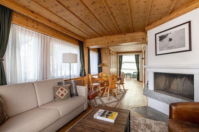 Luxury Suite (Steffani)