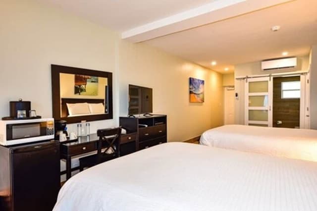 Standard Double Room, 2 Queen Beds, Oceanfront