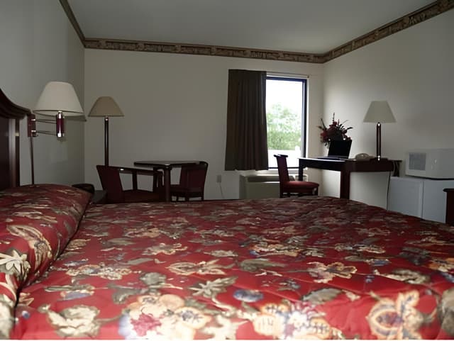 Standard Room with One King Bed