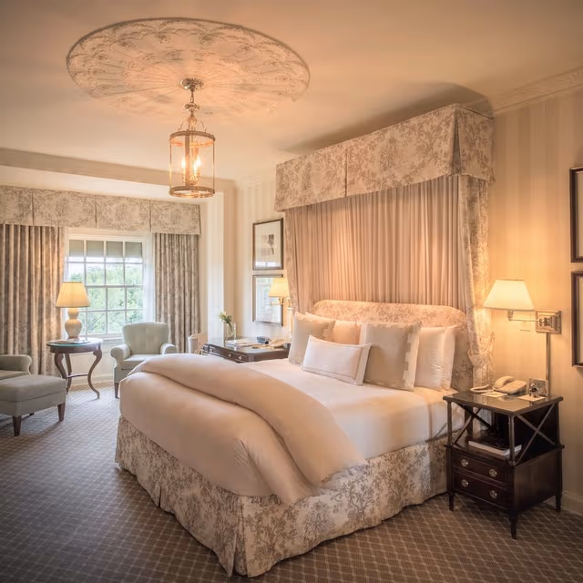 Luxury Suite, 1 Bedroom (Lafayette Park View with King Bed)