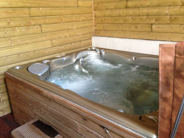 Comfort House, Hot Tub