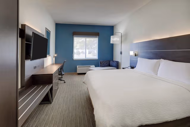 Standard Room, 1 King Bed