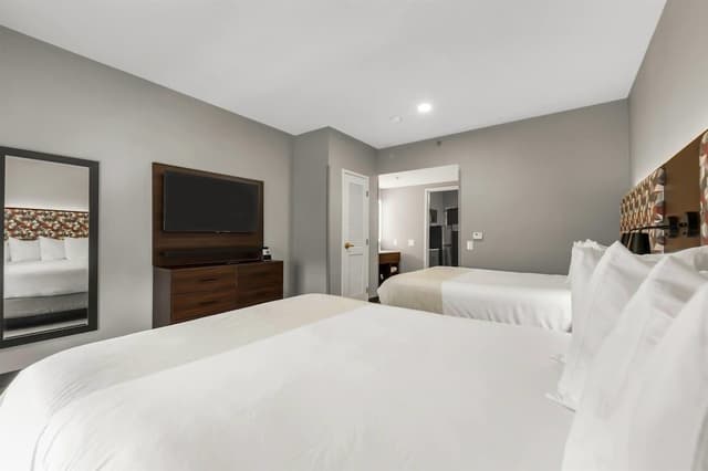 Suite, Multiple Beds, Accessible, Kitchen (Mobility/Non Smoking)