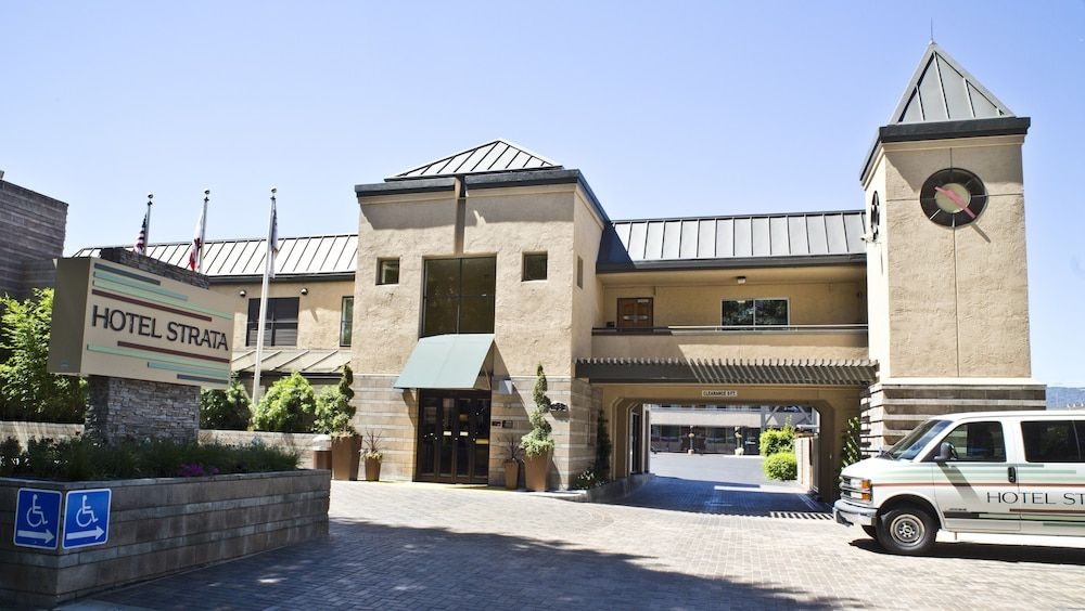 Hotel Strata1