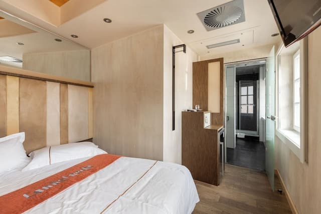 Comfort Single Room, City View