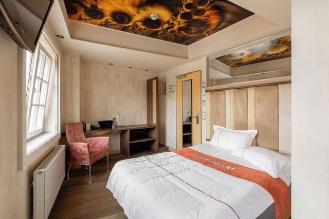 Comfort Single Room, City View