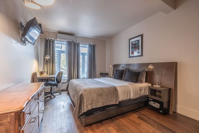 Room, 1 Queen Bed (Chambre 5)