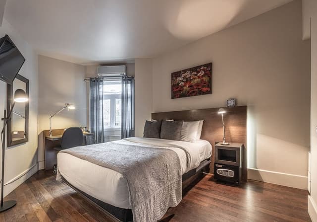 Room, 1 Queen Bed (Chambre 7)
