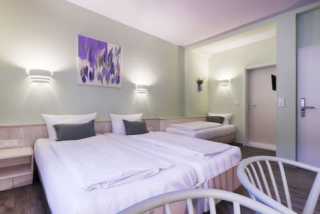 City Triple Room