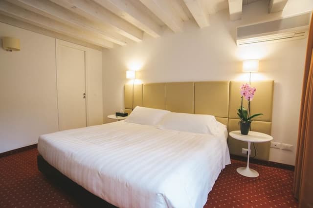 Junior Suite, Connecting Rooms