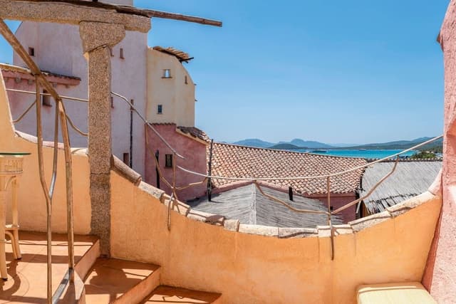 Premium Suite, 1 King Bed, Partial Sea View (Contemporary)
