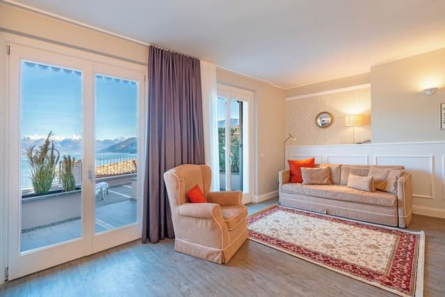 Superior Suite, Lake View