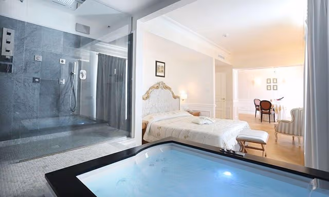 Suite (Turkish Bath)