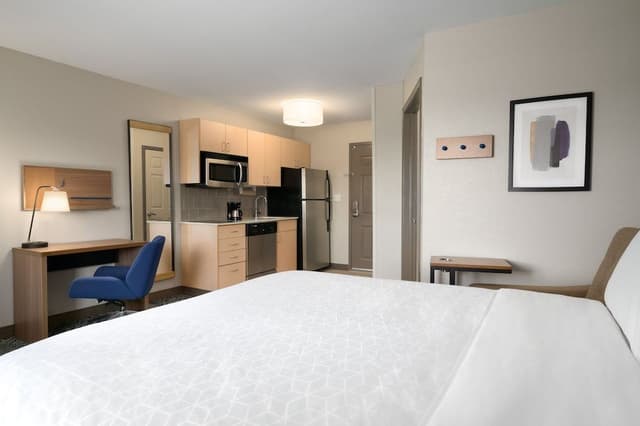 Studio Suite, 1 Queen Bed