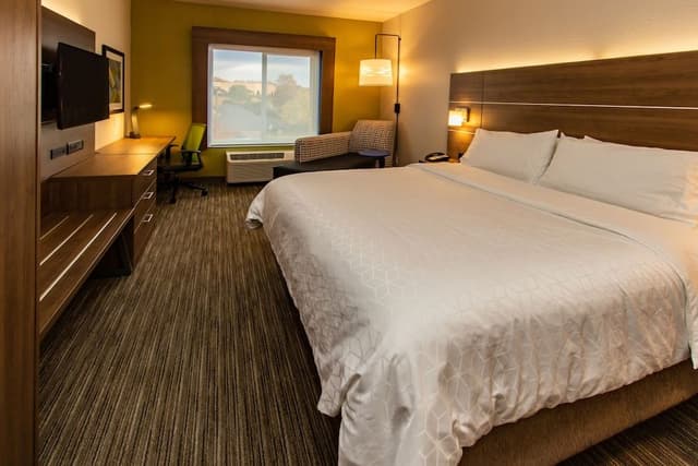 Standard Room, 1 King Bed (Walk In Shower)