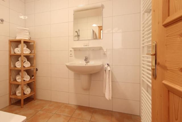AR 2 BEDROOM APARTMENT 8