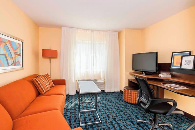 Executive Suite, 1 King Bed with Sofa bed (Mobility/Hearing Accessible, Tub)