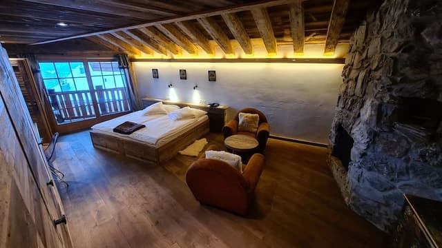 Junior Suite, Balcony, Mountain View (South)