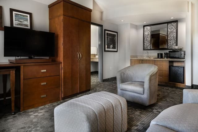 Suite, 1 Bedroom, River View (Hearing Accessible)