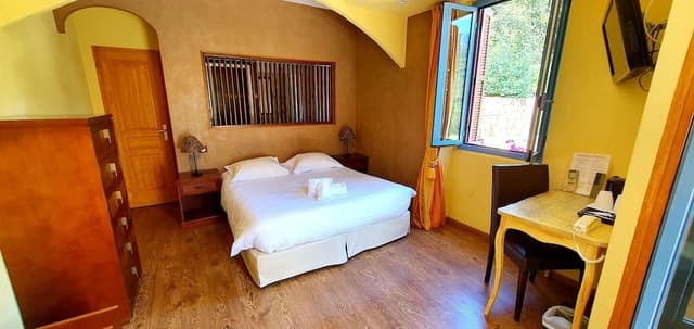 Superior Double Room, Mountain View, Sea Facing