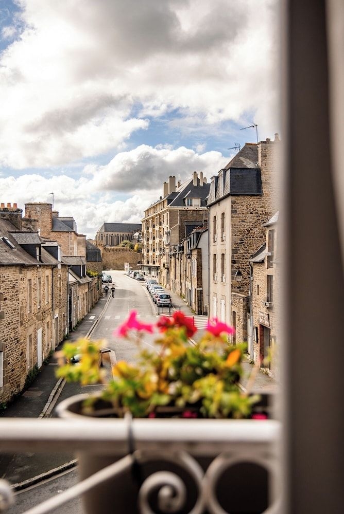 Hotel De La Porte Saint-Malo1