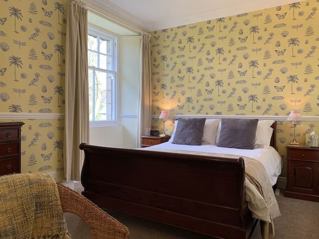 Deluxe Double Room, 1 Queen Bed, Garden View