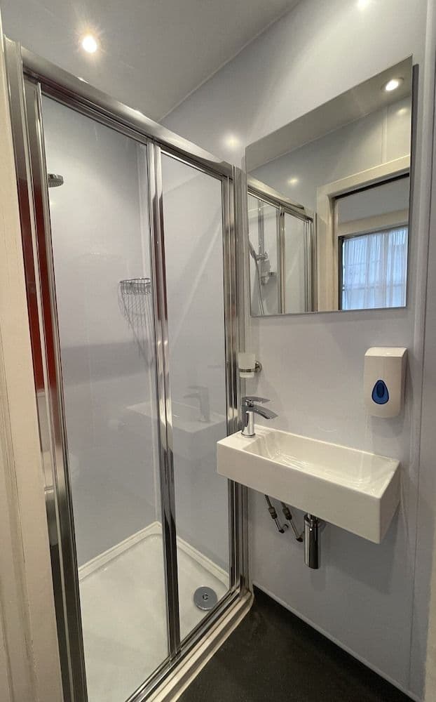 Quadruple Room, Ensuite