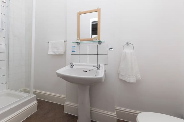Classic Double Room, Ensuite, Partial Sea View