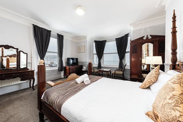Superior Double Room, Ensuite, Sea View