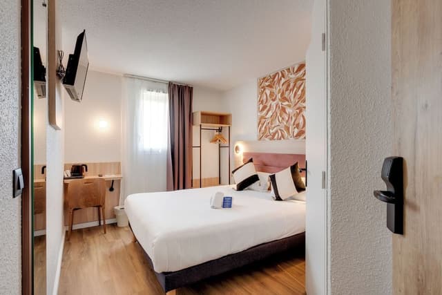 Standard Room, 1 Queen Bed, Non Smoking