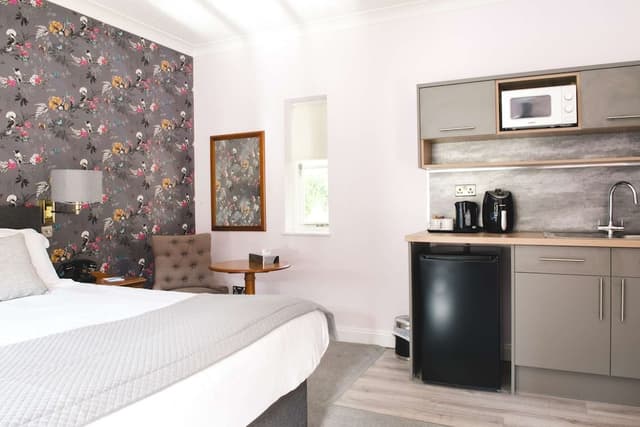 Standard Room, 1 Double Bed, Kitchenette, Courtyard Area