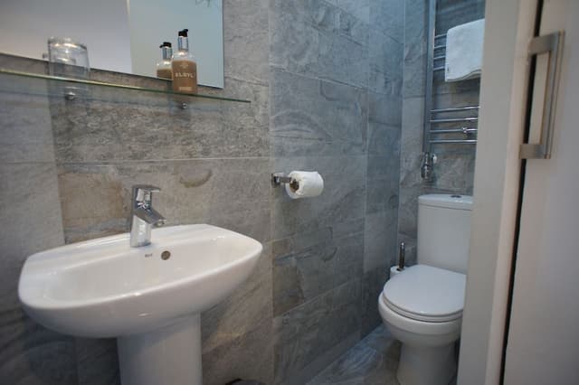 Basic Double Room, Ensuite (Small)