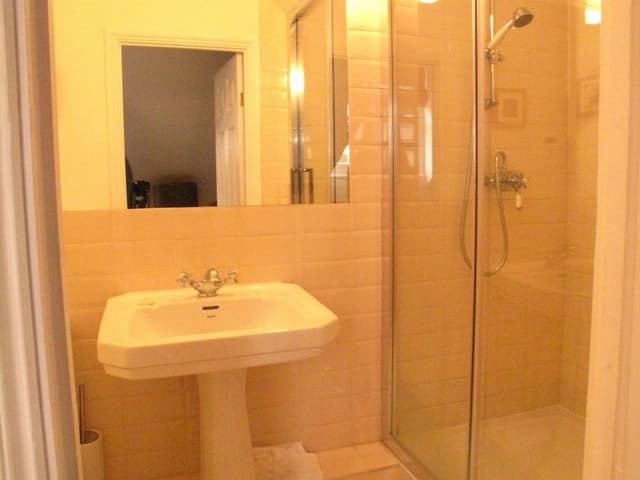 Basic Twin Room