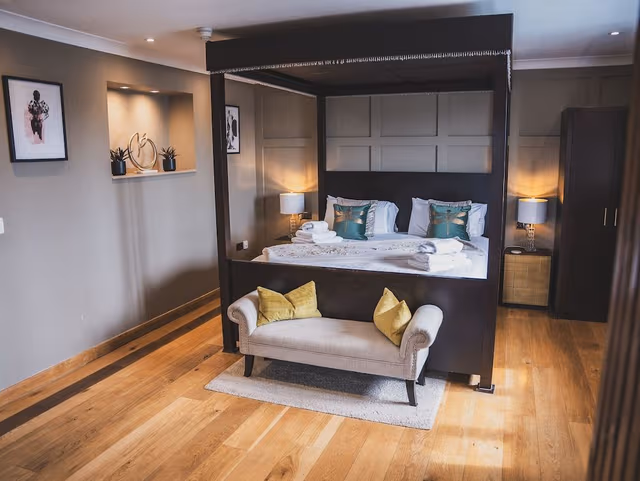 Deluxe Suite