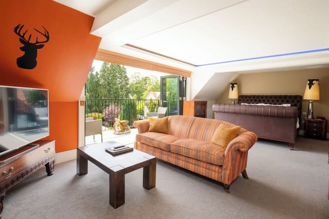 Deluxe Suite