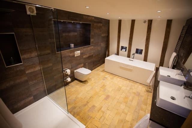 King Suite with Spa Bath