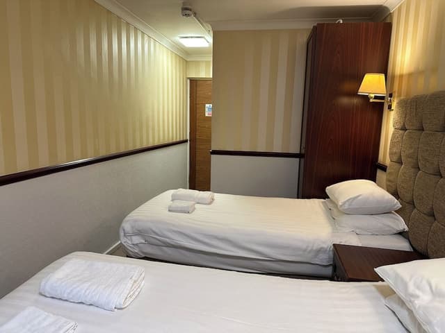 Standard Twin Room
