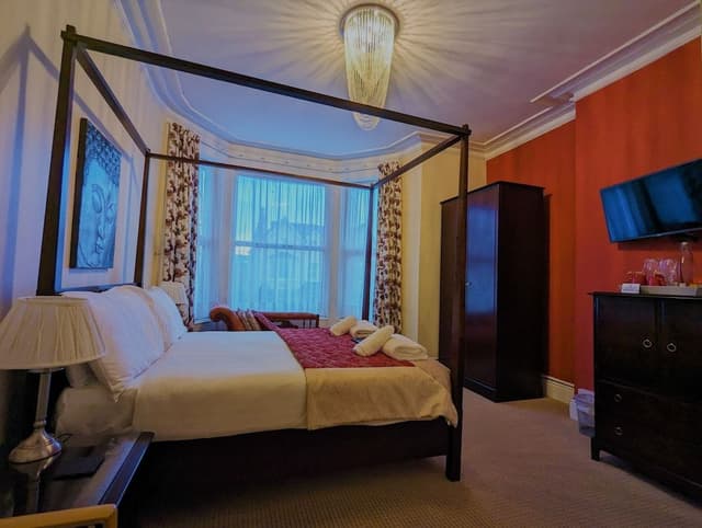 Luxury Double Room, Ensuite (Four Poster Bed)
