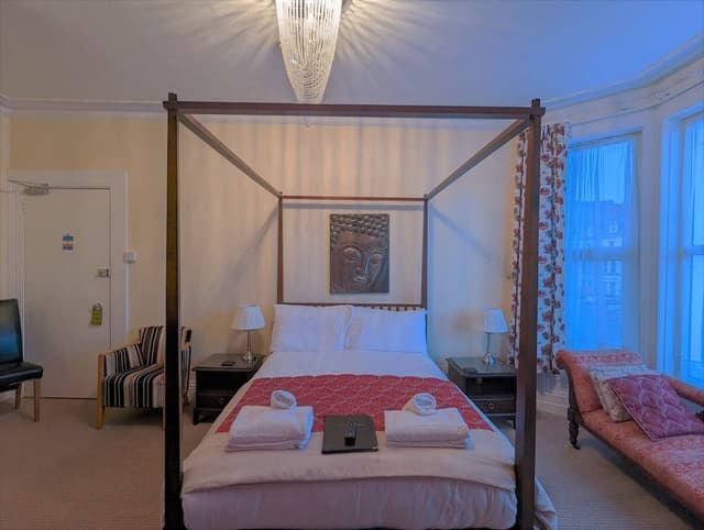 Luxury Double Room, Ensuite (Four Poster Bed)