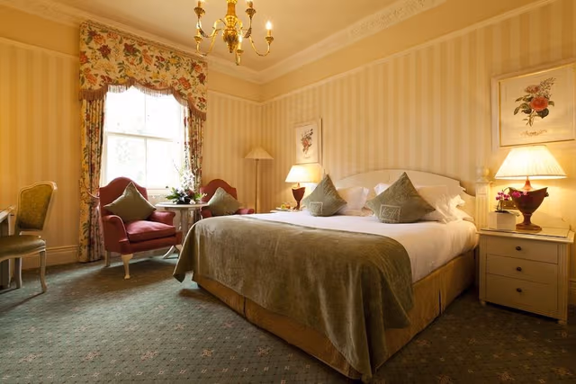 Garden King Room
