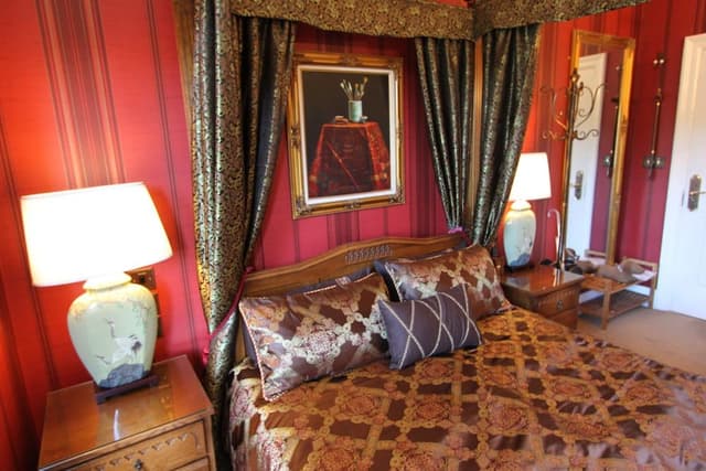 Double Room, Ensuite (Oak Four Poster)