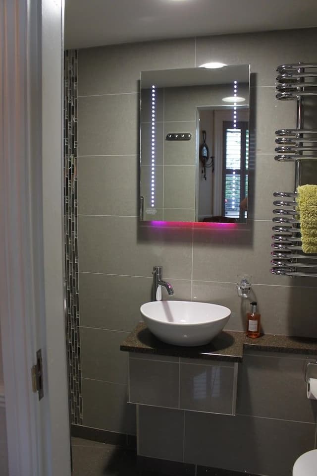Double Room, Ensuite (Versailles)