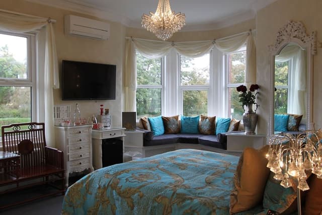 Double Room, Ensuite (French Rococo)