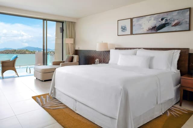 Oceanfront View, 1 Bedroom Suite, 1 King, Pool Access
