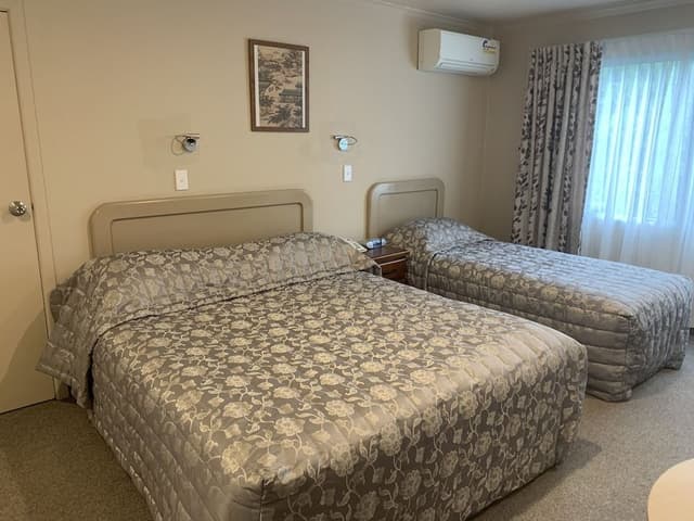 Premium Twin Studio