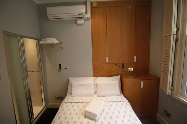 1 Bedroom Apartment (Flat 1)